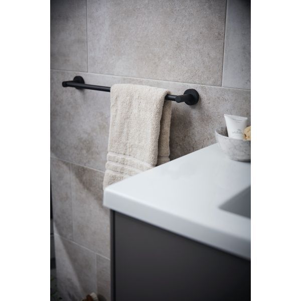 Bond Black Towel Rail (L495 x D80mm)